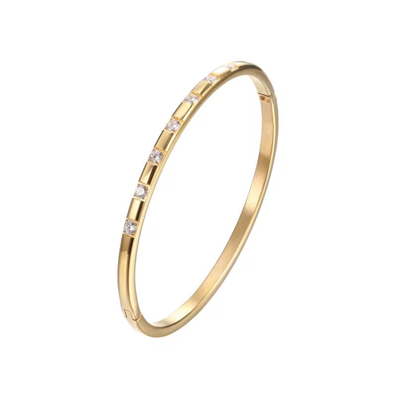 Bracelet à courbe emblématique
