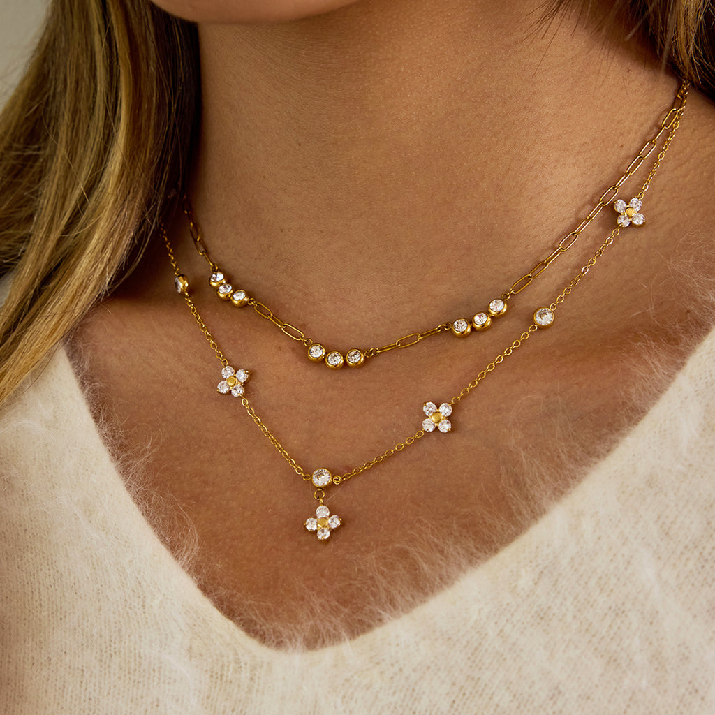 Fleur de Dia necklace
