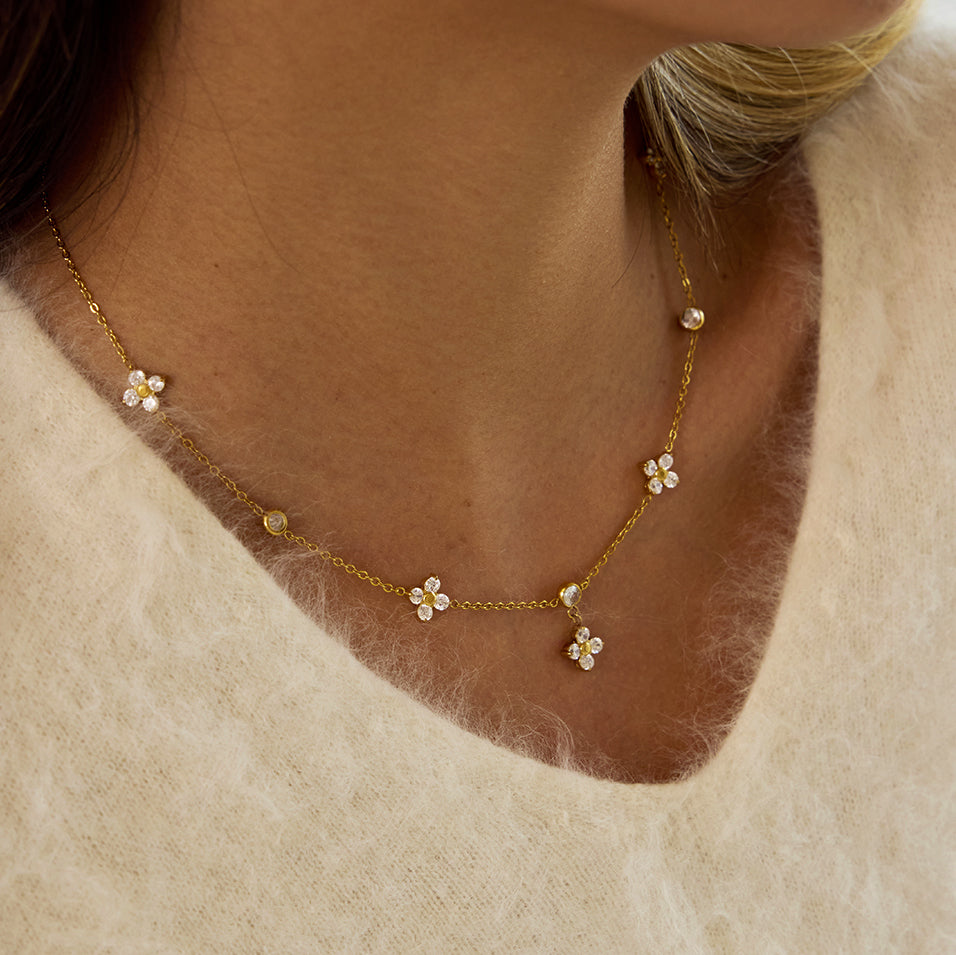 Fleur de Dia necklace