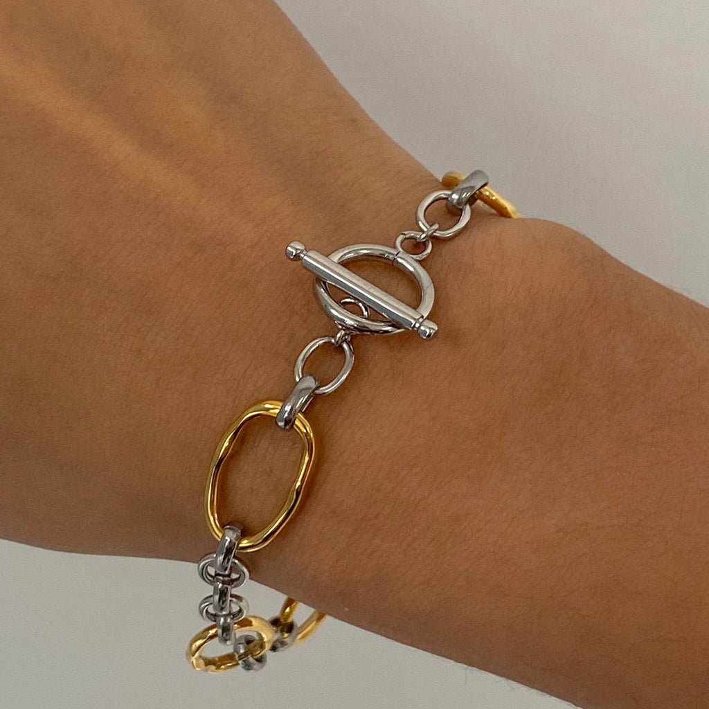 Twig shackles bracelet