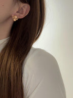 Béono Stud Earrings